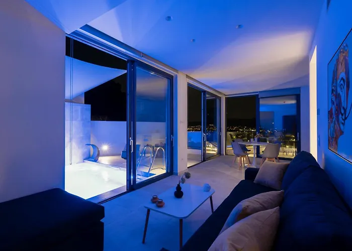 White Cliff Luxury Suites