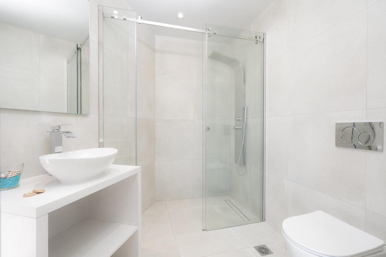 White Cliff Luxury * Pórto Ráfti