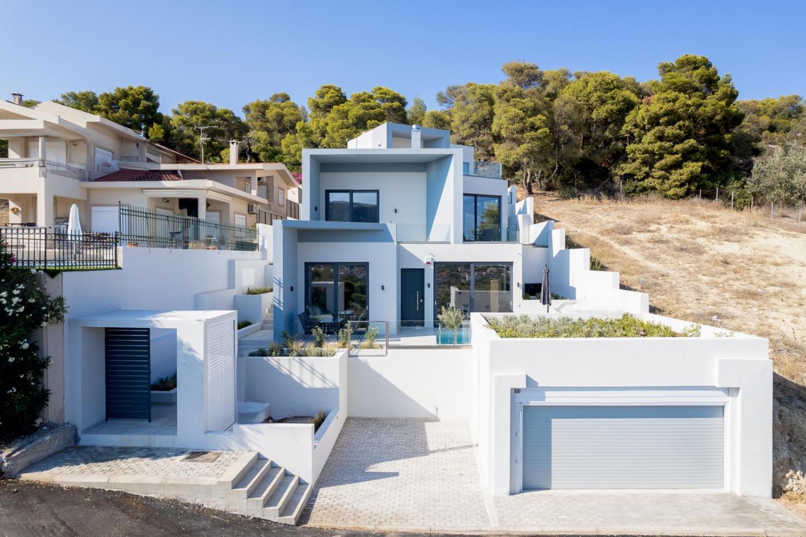 White Cliff Luxury *