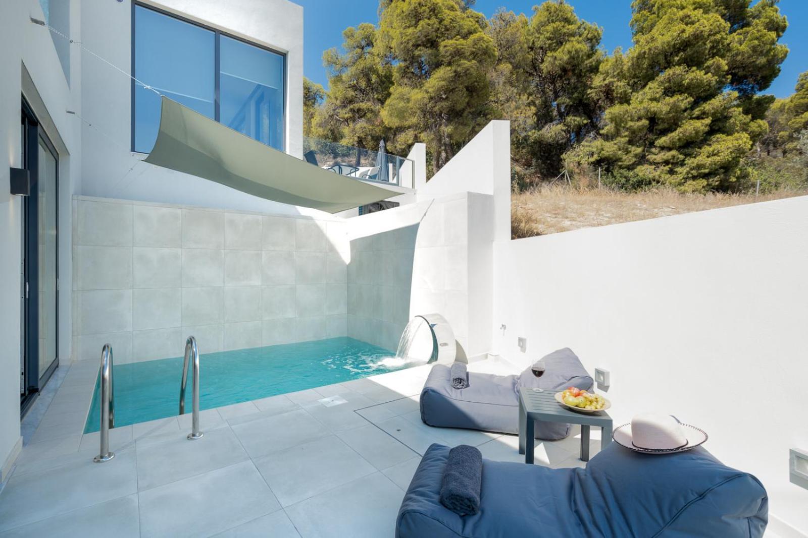 White Cliff Luxury *