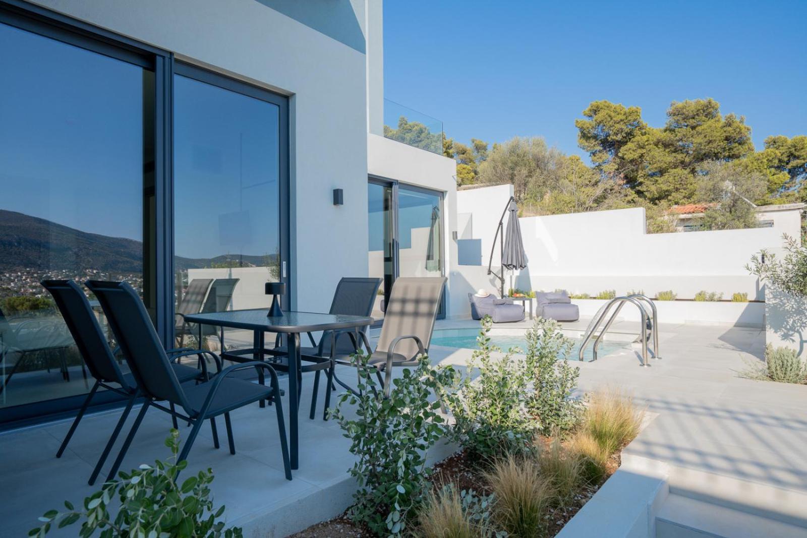 White Cliff Luxury * Porto Rafti